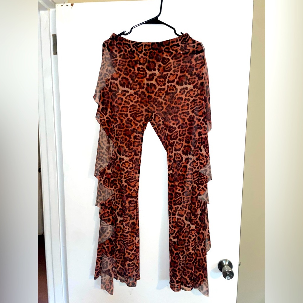 Leopard print leggings